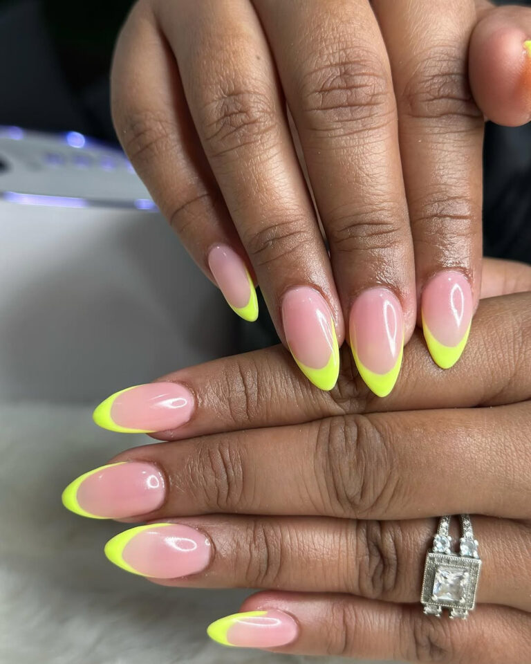 Luminous Nail Bar Nails