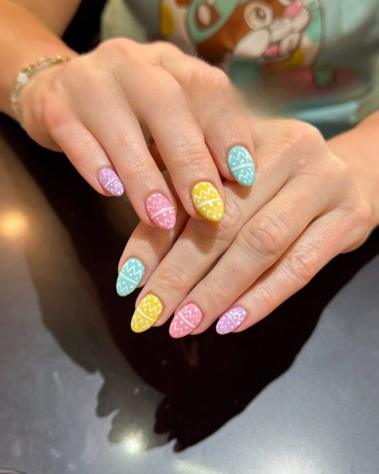 Natalie Nails The Unique Look With Sky-Inspired Designs