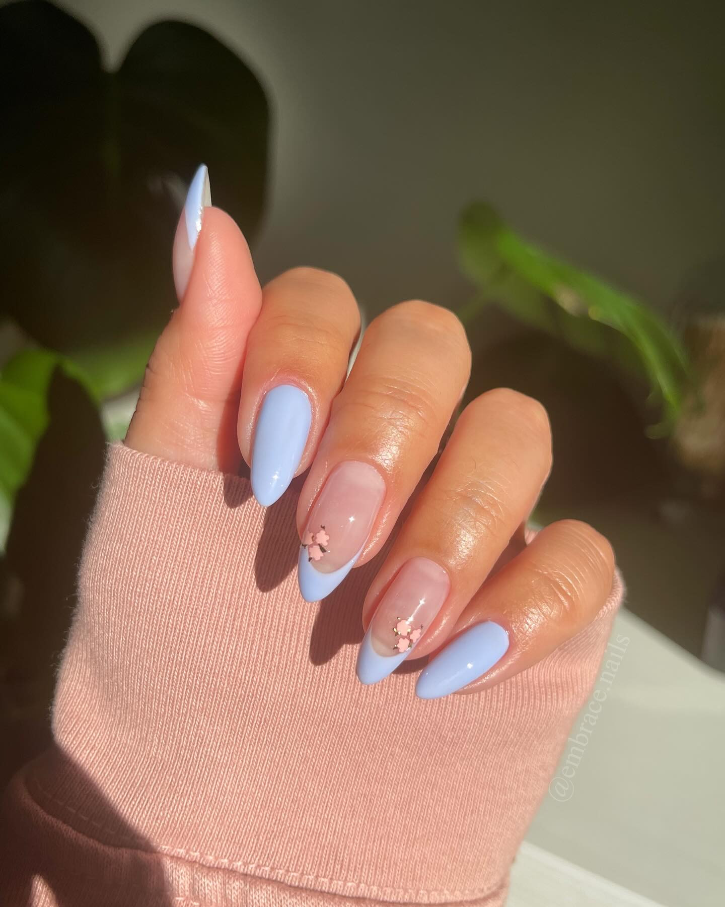 Short Periwinkle Nails, Pure Elegance